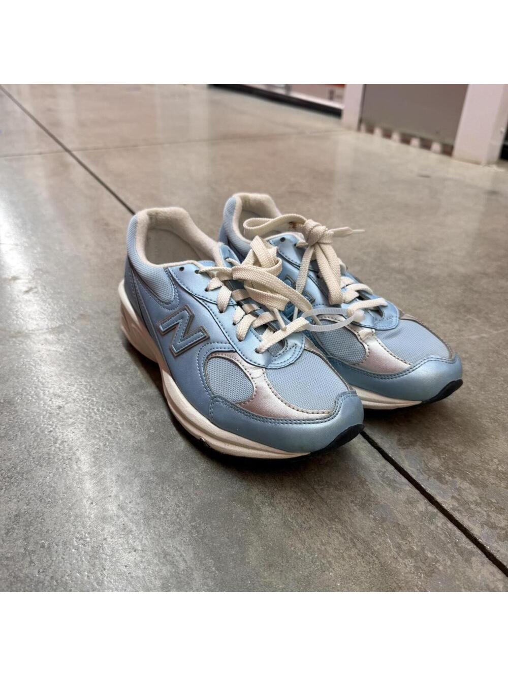 New Balance 498 baby blue low top running gym shoes size 7 WOMENS